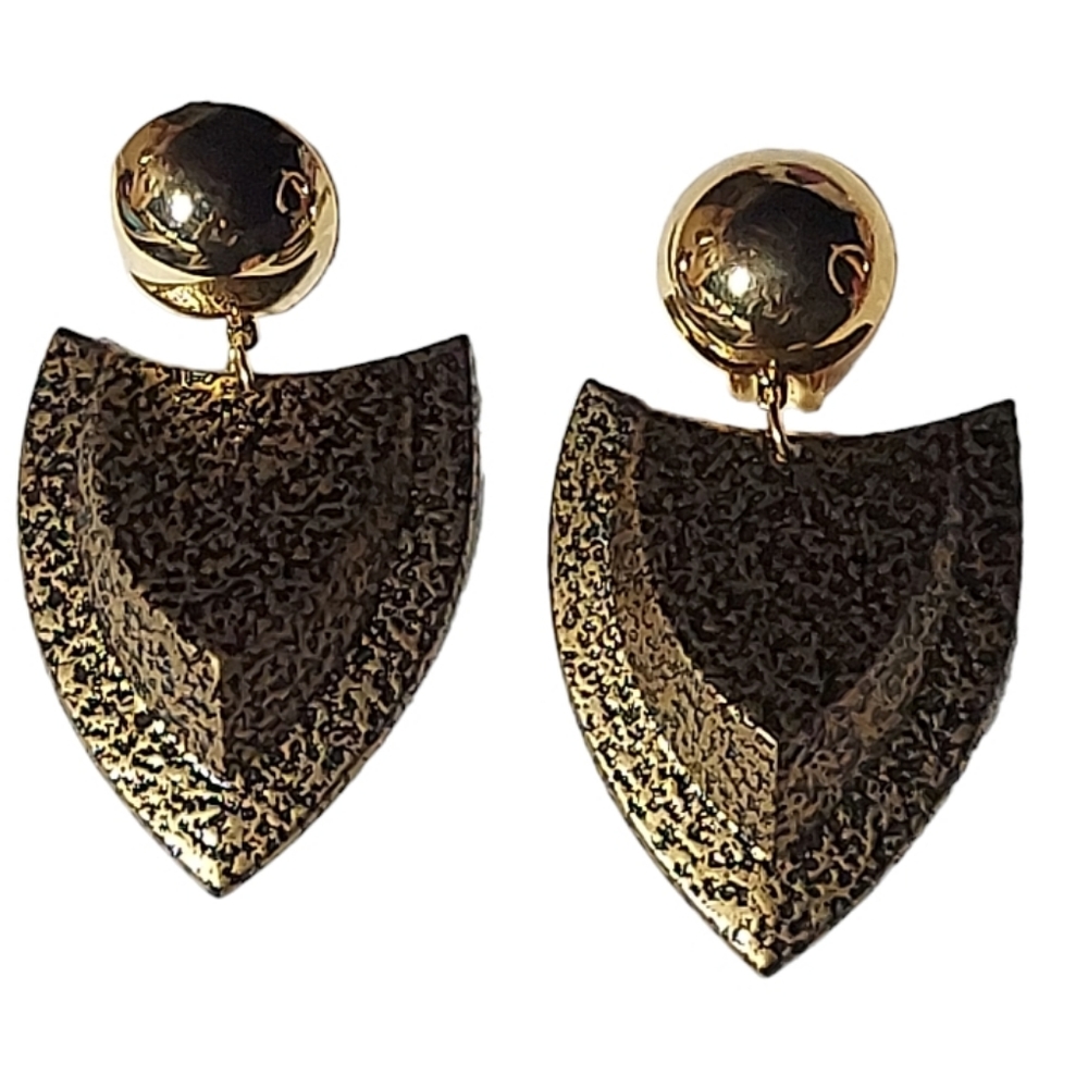 E1770 Goldtone Textured Statement Clip-on Earrings